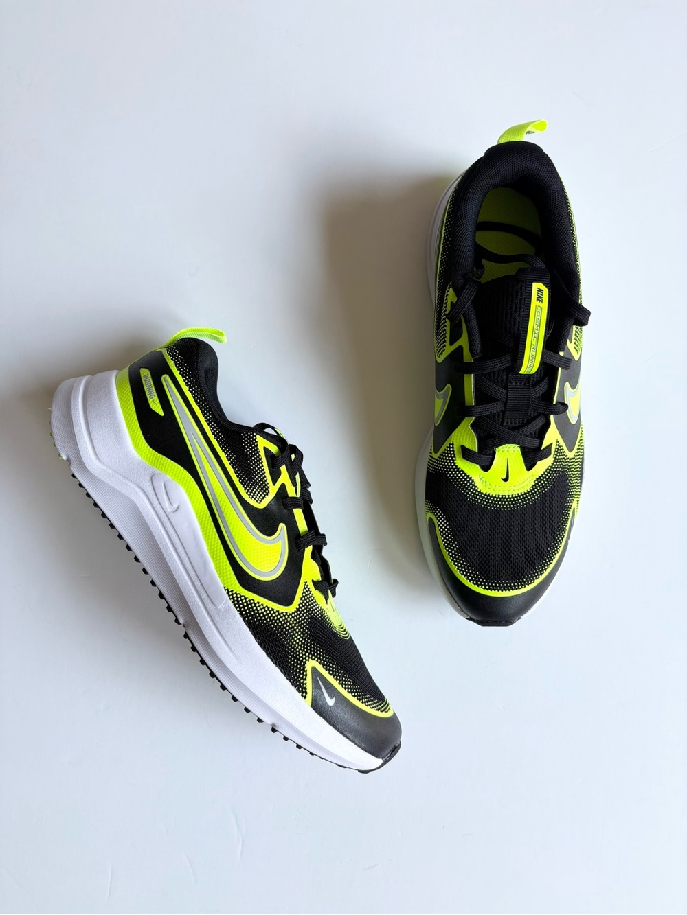 Nike 6Y Cosmic Runner (GS) Black Wolf Grey Volt New Boys School Sneakers Shoes